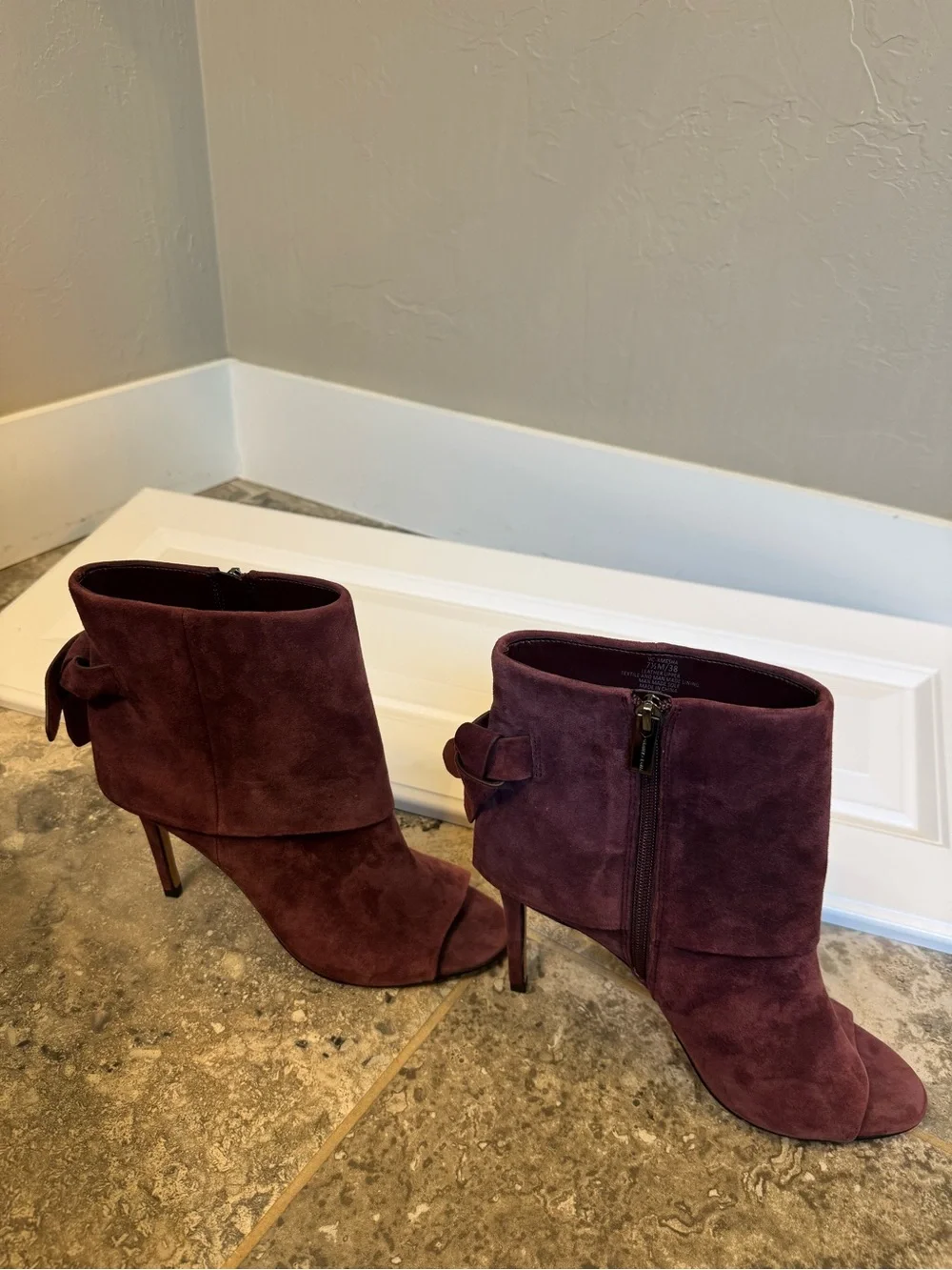 Vince Camuto Amesha Open-Toe Suede Maroon Women’s Ankle Booties with Bow Detail